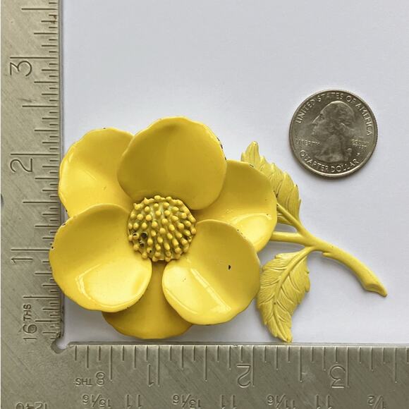VTG 1960s Brooch Mod Yellow Enameled Metal Flower Power Pin Mid Century Style - Picture 9 of 11